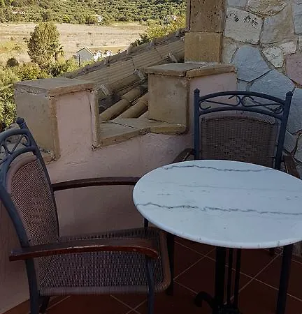 Castello Bellos Tower Keri Extérieur photo